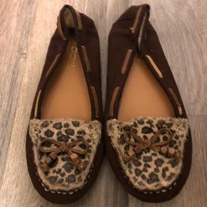 Leopard moccasins